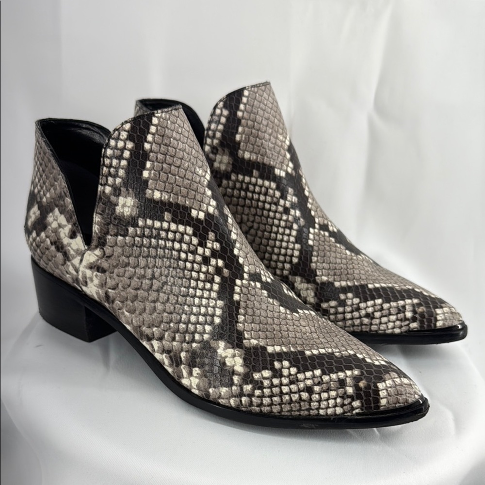Marc Fisher LTD - Gray Mlyilda2 Snakeskin Patterned Leather Booties - Size 8